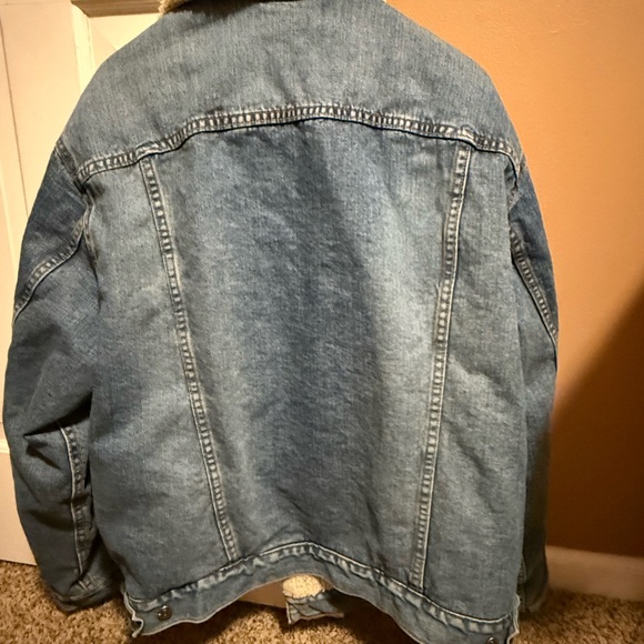 Levi's Cream Sherpa Lined Trucker Jacket - Picture 11 of 16